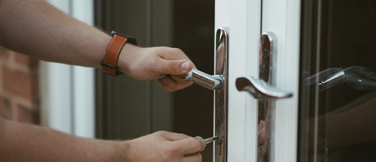 24 hour key locksmith Paramount