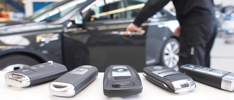 Automotive Locksmith Paramount